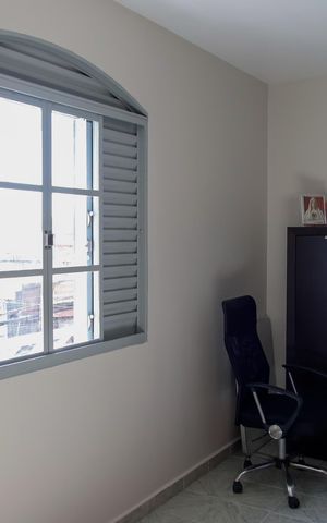 Casa à venda com 274m², 5 quartos e 2 vagas Casa à venda com 274m², 5 quartos e 2 vagasQuarto 1