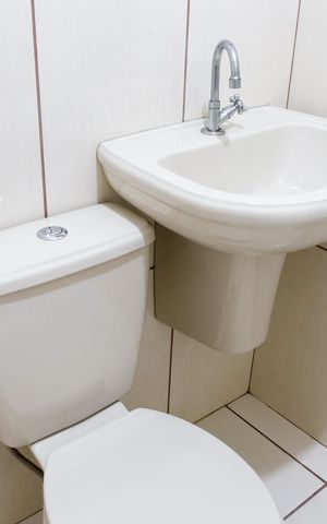 Casa à venda com 274m², 5 quartos e 2 vagas Casa à venda com 274m², 5 quartos e 2 vagasBanheiro 1