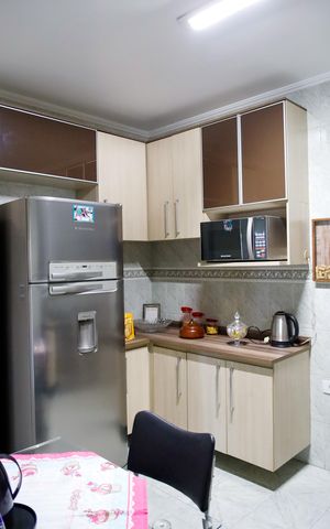 Casa à venda com 274m², 5 quartos e 2 vagas Casa à venda com 274m², 5 quartos e 2 vagasCozinha