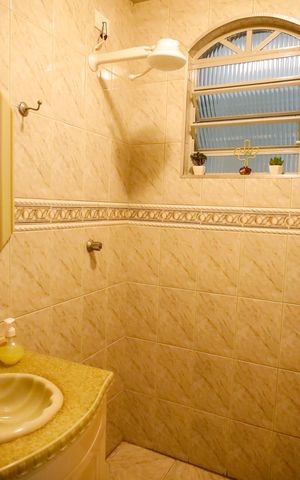 Casa à venda com 274m², 5 quartos e 2 vagas Casa à venda com 274m², 5 quartos e 2 vagasBanheiro 3