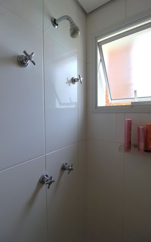 Apartamento à venda com 280m², 3 quartos e 4 vagasBanheiro da Suíte 2