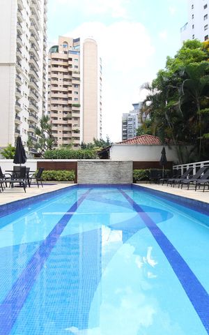 Apartamento à venda com 280m², 3 quartos e 4 vagasÁrea Comum - Piscina