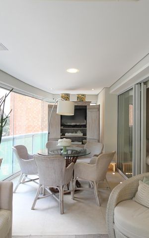 Apartamento à venda com 280m², 3 quartos e 4 vagasVaranda