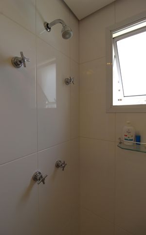 Apartamento à venda com 280m², 3 quartos e 4 vagasBanheiro da Suíte 1