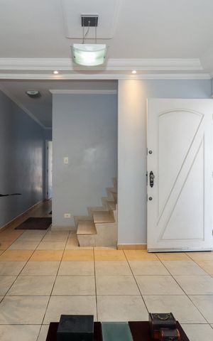 Casa à venda com 145m², 3 quartos e 3 vagasSala