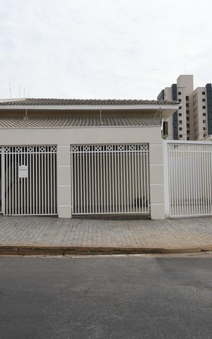 Casa à venda com 189m², 3 quartos e 2 vagasFachada