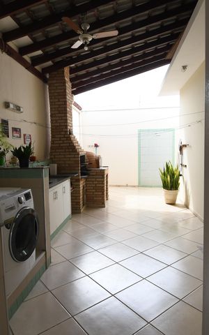 Casa à venda com 189m², 3 quartos e 2 vagasBanheiro de serviço