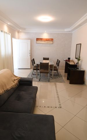 Casa à venda com 189m², 3 quartos e 2 vagasSala