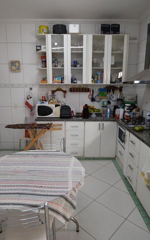 Casa à venda com 189m², 3 quartos e 2 vagasCozinha