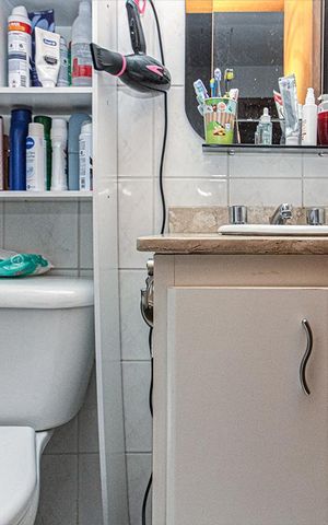 Casa de condomínio à venda com 140m², 3 quartos e 2 vagas Casa de condomínio à venda com 140m², 3 quartos e 2 vagasbanheiro social