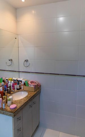 Casa à venda com 250m², 3 quartos e 2 vagasBanheiro da Suíte