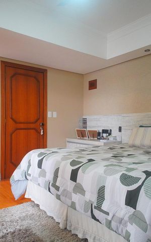 Apartamento à venda com 231m², 3 quartos e 2 vagas Apartamento à venda com 231m², 3 quartos e 2 vagasSuíte
