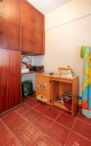 Casa de condomínio para alugar com 657m², 4 quartos e 7 vagasÁrea de Serviço/ Quarto