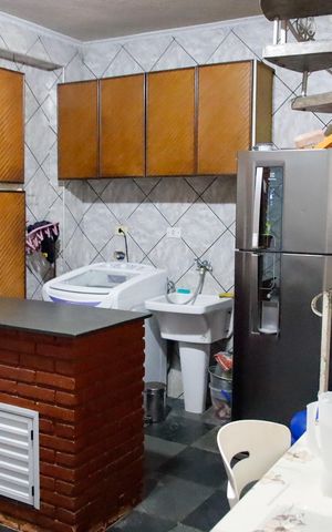 Casa à venda com 120m², 3 quartos e 2 vagas Casa à venda com 120m², 3 quartos e 2 vagasÁrea comum - Churrasqueira