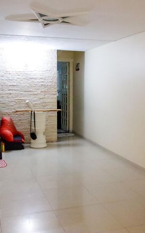 Casa à venda com 120m², 3 quartos e 2 vagas Casa à venda com 120m², 3 quartos e 2 vagassala