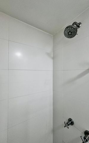 Studio para alugar com 38m², 1 quarto e 1 vaga Studio para alugar com 38m², 1 quarto e 1 vagaBanheiro