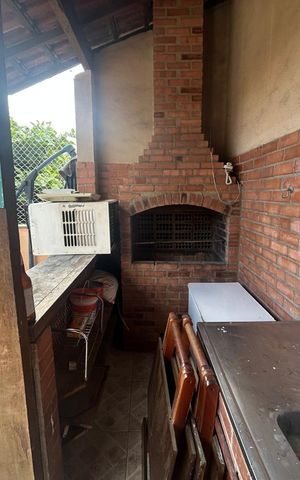 Casa de condomínio à venda com 242m², 5 quartos e 2 vagas