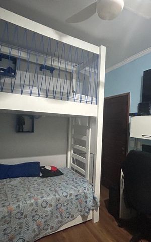 Casa de condomínio à venda com 242m², 5 quartos e 2 vagas Casa de condomínio à venda com 242m², 5 quartos e 2 vagasQuarto 2