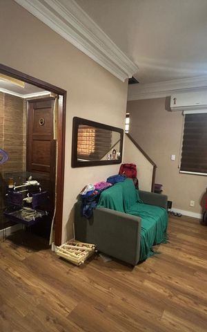 Casa de condomínio à venda com 242m², 5 quartos e 2 vagas Casa de condomínio à venda com 242m², 5 quartos e 2 vagasSala