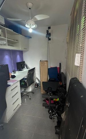 Casa de condomínio à venda com 242m², 5 quartos e 2 vagas Casa de condomínio à venda com 242m², 5 quartos e 2 vagasQuarto 4