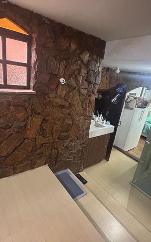 Casa de condomínio à venda com 242m², 5 quartos e 2 vagas Casa de condomínio à venda com 242m², 5 quartos e 2 vagasBanheiro 1