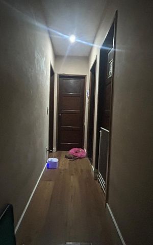 Casa de condomínio à venda com 242m², 5 quartos e 2 vagas Casa de condomínio à venda com 242m², 5 quartos e 2 vagasCorredor