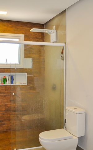 Casa à venda com 341m², 3 quartos e 2 vagas Casa à venda com 341m², 3 quartos e 2 vagasBanheiro social