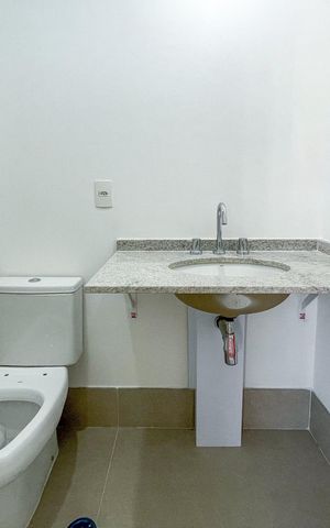 Apartamento à venda com 230m², 4 quartos e 3 vagas Apartamento à venda com 230m², 4 quartos e 3 vagasBanheiro da Suíte 2