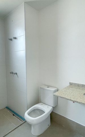 Apartamento à venda com 230m², 4 quartos e 3 vagas Apartamento à venda com 230m², 4 quartos e 3 vagasBanheiro da Suíte 1