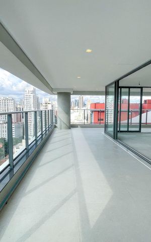 Apartamento à venda com 230m², 4 quartos e 3 vagas Apartamento à venda com 230m², 4 quartos e 3 vagasVaranda