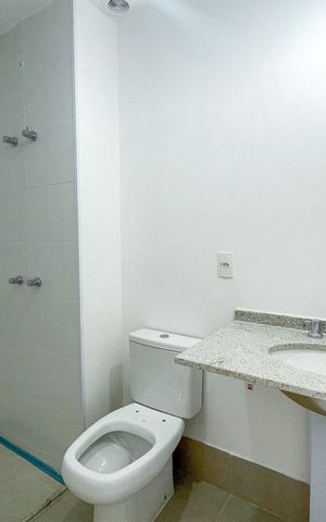 Apartamento à venda com 230m², 4 quartos e 3 vagas Apartamento à venda com 230m², 4 quartos e 3 vagasBanheiro da Suíte 2