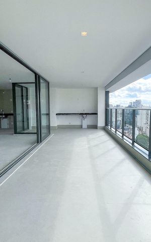 Apartamento à venda com 230m², 4 quartos e 3 vagas Apartamento à venda com 230m², 4 quartos e 3 vagasVaranda
