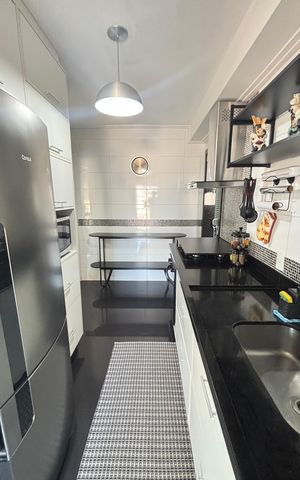 Apartamento à venda com 125m², 3 quartos e 2 vagas Apartamento à venda com 125m², 3 quartos e 2 vagasCozinha