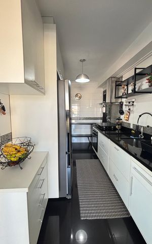 Apartamento à venda com 125m², 3 quartos e 2 vagas Apartamento à venda com 125m², 3 quartos e 2 vagasCozinha