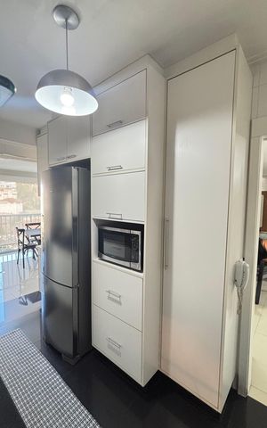 Apartamento à venda com 125m², 3 quartos e 2 vagas Apartamento à venda com 125m², 3 quartos e 2 vagasCozinha