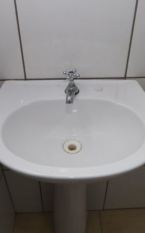 Casa de condomínio para alugar com 40m², 1 quarto e sem vagaBanheiro