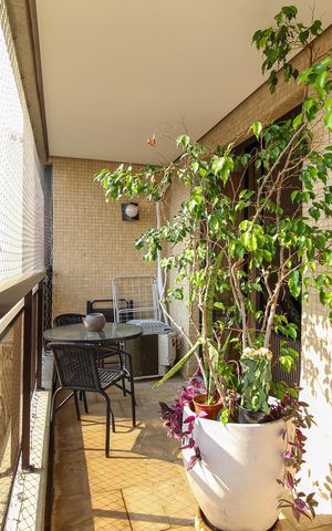 Apartamento à venda com 122m², 3 quartos e 2 vagas Apartamento à venda com 122m², 3 quartos e 2 vagasVaranda da Sala