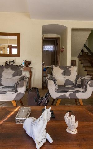 Casa à venda com 380m², 5 quartos e 4 vagasSala