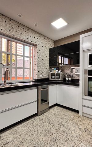 Apartamento para alugar com 492m², 6 quartos e 4 vagas Apartamento para alugar com 492m², 6 quartos e 4 vagasCozinha