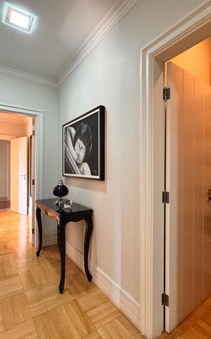 Apartamento para alugar com 492m², 6 quartos e 4 vagas Apartamento para alugar com 492m², 6 quartos e 4 vagasCorredor acesso às suítes