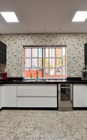 Apartamento para alugar com 492m², 6 quartos e 4 vagas Apartamento para alugar com 492m², 6 quartos e 4 vagasCozinha