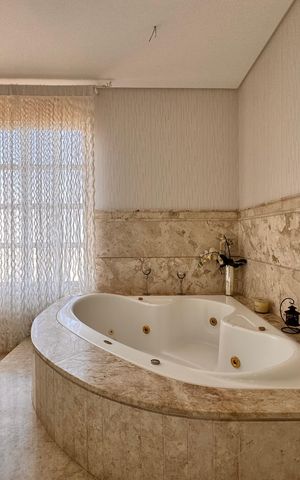 Apartamento para alugar com 492m², 6 quartos e 4 vagas Apartamento para alugar com 492m², 6 quartos e 4 vagasBanheiro suíte master