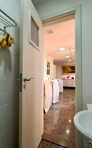 Apartamento para alugar com 492m², 6 quartos e 4 vagas Apartamento para alugar com 492m², 6 quartos e 4 vagasBanheiro de serviço