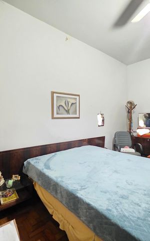 Casa à venda com 200m², 4 quartos e 4 vagas Casa à venda com 200m², 4 quartos e 4 vagasQuarto