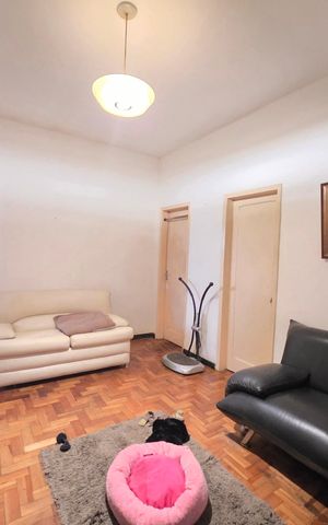 Casa à venda com 200m², 4 quartos e 4 vagas Casa à venda com 200m², 4 quartos e 4 vagasSala