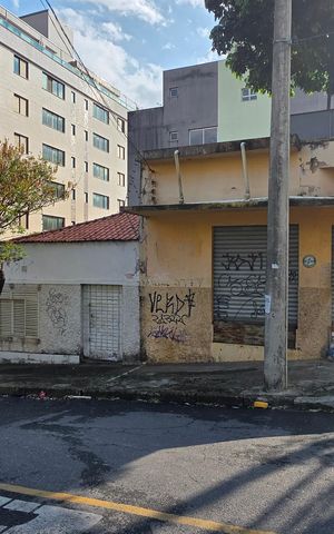 Casa à venda com 200m², 4 quartos e 4 vagas Casa à venda com 200m², 4 quartos e 4 vagasFachada