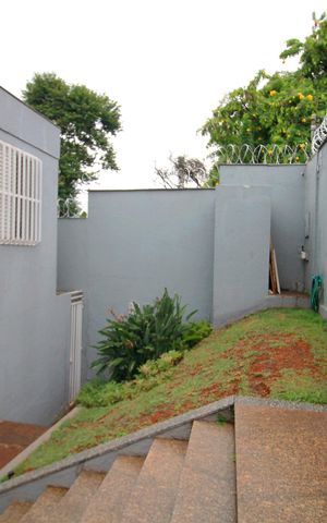 Casa à venda com 400m², 5 quartos e 4 vagasJardim frontal