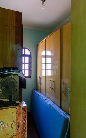 Casa à venda com 417m², 4 quartos e 6 vagas Casa à venda com 417m², 4 quartos e 6 vagasCloset