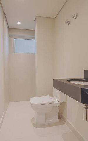 Apartamento à venda com 169m², 3 quartos e 2 vagasBanheiro da Suíte 1