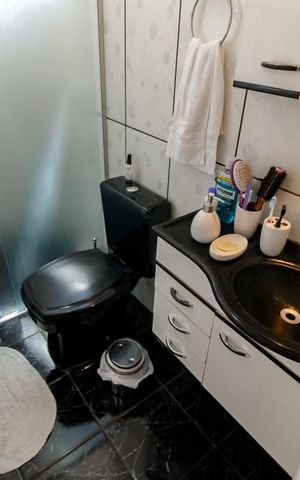 Apartamento à venda com 55m², 2 quartos e 1 vaga Apartamento à venda com 55m², 2 quartos e 1 vagaBanheiro
